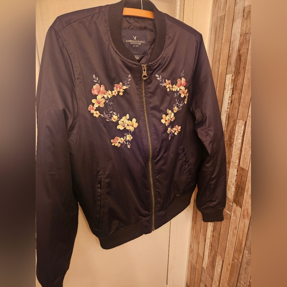 American Eagle Outfitters Women's Black Floral Bomber Jacket. M.